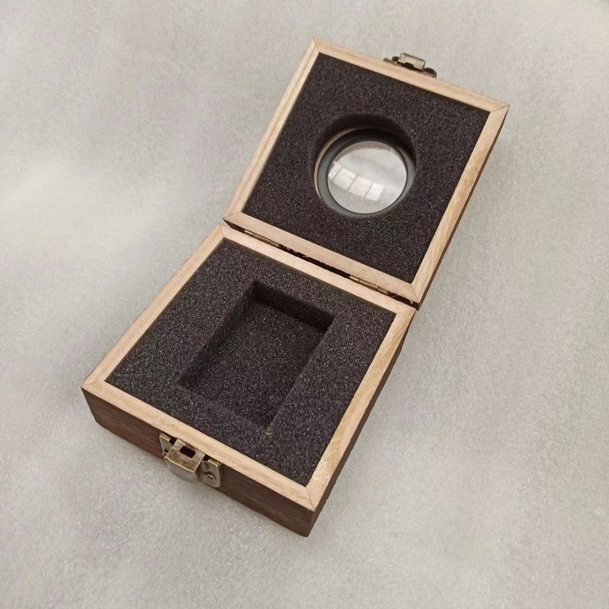 Boîte d'exposition de briquet  - Smoker Box Wood Chip avis et prix